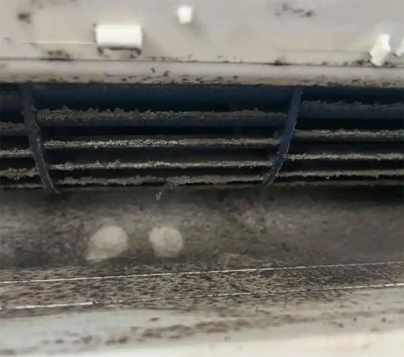 夏县空调吹的风有股烧焦味是怎么回事